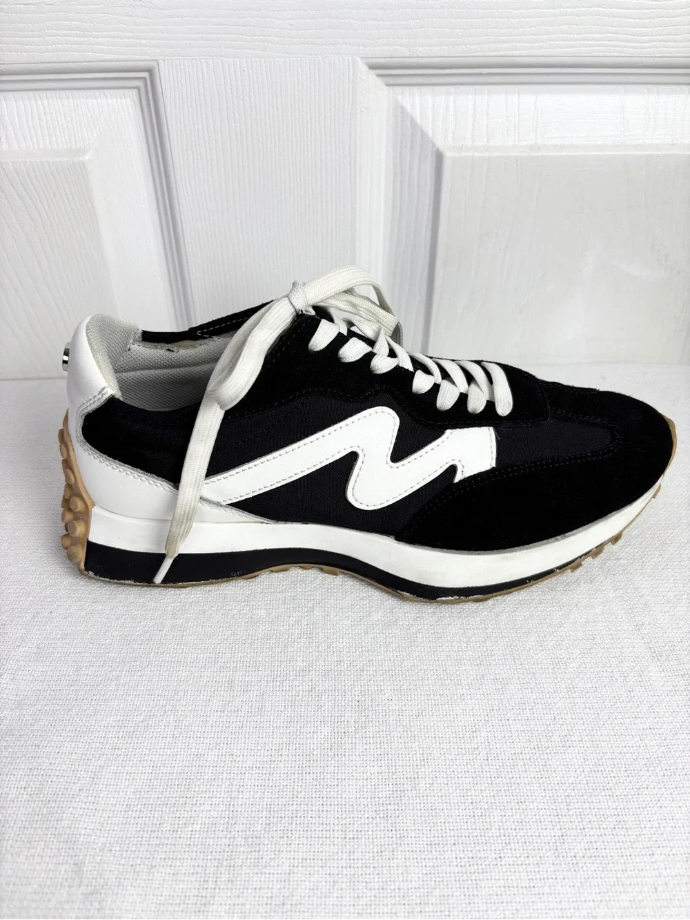 Steve Madden Campo Sneakers Women Size 9.5 Black & White